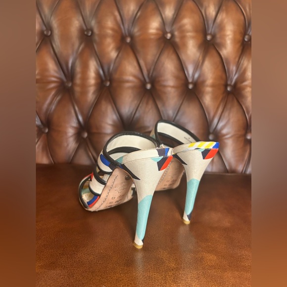 ALICE + OLIVIA Harrietta Printed Strap Slide Heels - Picture 5 of 9